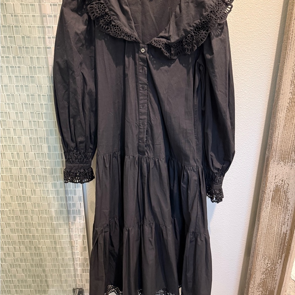 Sea Black Dress with Elegant Design